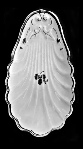 East End Pottery Shell | East End Pottery | Relish Dish | DecItem | 001