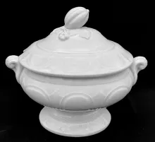 Atlantic Shape_Samuel Alcock & Co._Sauce or Soup Tureen Base and Lid_Item_001