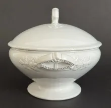 Beaded Handle | Henry Burgess | Vegetable Tureen Base and Lid | Handle | 002