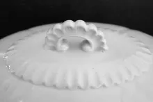 Blanket Stitch | J. & G. Meakin | Vegetable Tureen Base and Lid | Finial | 002