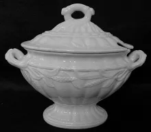Ceres Shape_Elsmore & Forster_Sauce or Soup Tureen Base and Lid_Item_001