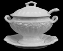 Ceres_Red-Cliff Co._Sauce or Soup Tureen Base, Lid, Underplate, and Ladle_Item_001