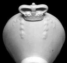 Crown (Chain of Tulips) | J. & G. Meakin | Sauce or Soup Tureen Base | Handle | 001