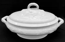 Forget-Me-Not_E. & C. Challinor_Vegetable Tureen Base and Lid_Item_001