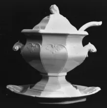 Framed Leaf_J. W. Pankhurst (& Co.)_Sauce or Soup Tureen Base, Lid, Underplate, and Ladle_Item_001