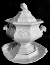 Framed Leaf_J. W. Pankhurst (& Co.)_Sauce or Soup Tureen Base, Lid, and Underplate_Item_001