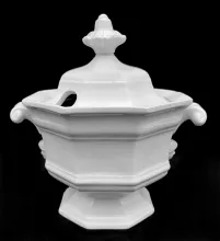 Gothic with Cameo_James Edwards_Sauce or Soup Tureen Base and Lid_Item_001