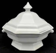 Gothic_J. Wedgwood_Vegetable Tureen Base and Lid_Item_001