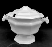 Gothic_T. J. & J. Mayer_Sauce or Soup Tureen Base and Lid_Item_002