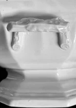 Grape Octagon_John (I.) Holland_Vegetable Tureen Base and Lid_Handle_004