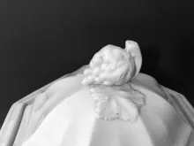 Grape Octagon | Samuel Alcock & Co. | Vegetable Tureen Base and Lid | Finial | 002