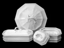 Grape Octagon | Unspecified | Partial Toilet Set | Collection | 001