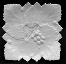 Leaf with Grape Cluster_Unspecified_Compote on Tall Pedestal_Embossing_002