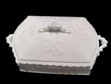 Lily | Henry Burgess | Vegetable Tureen Base and Lid | Item | 002