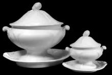 Memnon Shape | John Meir & Son | Sauce or Soup Tureen Base, Lid, and Underplate | Collection | 001