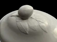 Peach_G. Wooliscroft_Vegetable Tureen Lid_Finial_001