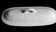 Pearl Sydenham_J. & G. Meakin_Brush Tray Lid_Finial_001