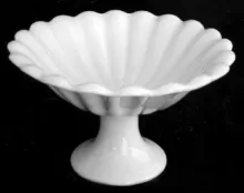 Plain Fluted and Scalloped | Mercer Pottery Co. | Fluted or Scalloped Rim Bowl on Tall Pedestal | Item | 001