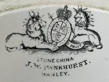 Plain_J. W. Pankhurst (& Co.)_Scalloped Cake Stand_Mark_002