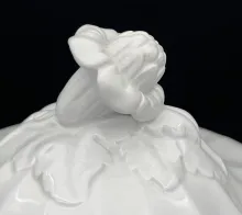 Portland Shape_Elsmore & Forster_Hot Toddy Bowl with Handles and Lid_Finial_002