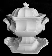 Prize Bloom_T. J. & J. Mayer_Sauce or Soup Tureen Base, Lid, and Underplate_Item_003