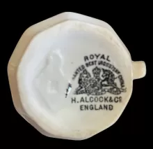 Prunus Blossom (Alcock Late Octagon) | Henry Alcock & Co. | Handled Cup | Mark | 002