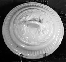 Ribbed Raspberry_J. & G. Meakin_Chamber Pot Lid_Item_001