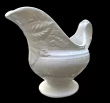 Ribbed Raspberry | J. & G. Meakin | Gravy Boat | Embossing | 002