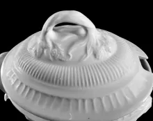 Ribbed Raspberry | J. & G. Meakin | Sauce or Soup Tureen Base, Lid, and Underplate | Finial | 002