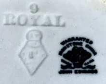 Royal_John Edwards_Chamber Pot Base and Lid_Mark_002