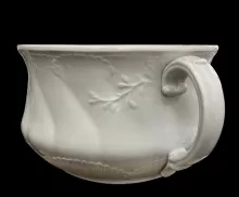 Scallop Shell Border | Mellor, Taylor, & Co. | Chamber Pot Base | Handle | 003