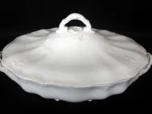 Tracery | Johnson Bros. (Late Pankhurst & Co.) | Vegetable Tureen Base and Lid | Finial | 004