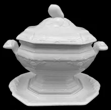 Union Shape (Fig)_Davenport (& Co.)_Sauce or Soup Tureen Base, Lid, and Underplate_Item_001