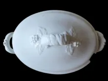 Unknown Tableware | E. & C. Challinor (& Co.) | Sauce or Soup Tureen Base and Lid | Embossing | 003