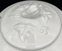 Unknown Tableware | W. Baker & Co. | Stew or Chowder Tureen Base and Lid | Finial | 002