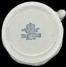 Unknown Toilet Pieces | John Maddock & Son(s) (& Co.) | Mug | Mark | 002
