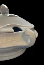 Venetia | T. & R. Boote (& Co.) | Stew or Chowder Tureen Base and Lid | Handle | 004