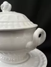 Victory Shape (Laurel Wreath) | Elsmore & Forster | Sauce or Soup Tureen Base, Lid and Underplate | Handle | 003