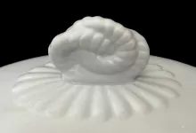 Victory Shape (Laurel Wreath) | Elsmore & Forster | Vegetable Tureen Base and Lid | Finial | 003